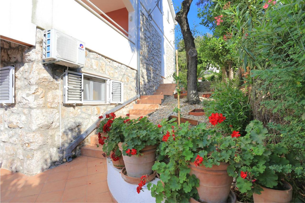 Apartments By The Sea Seget Vranjica, Trogir - 13771 Εξωτερικό φωτογραφία