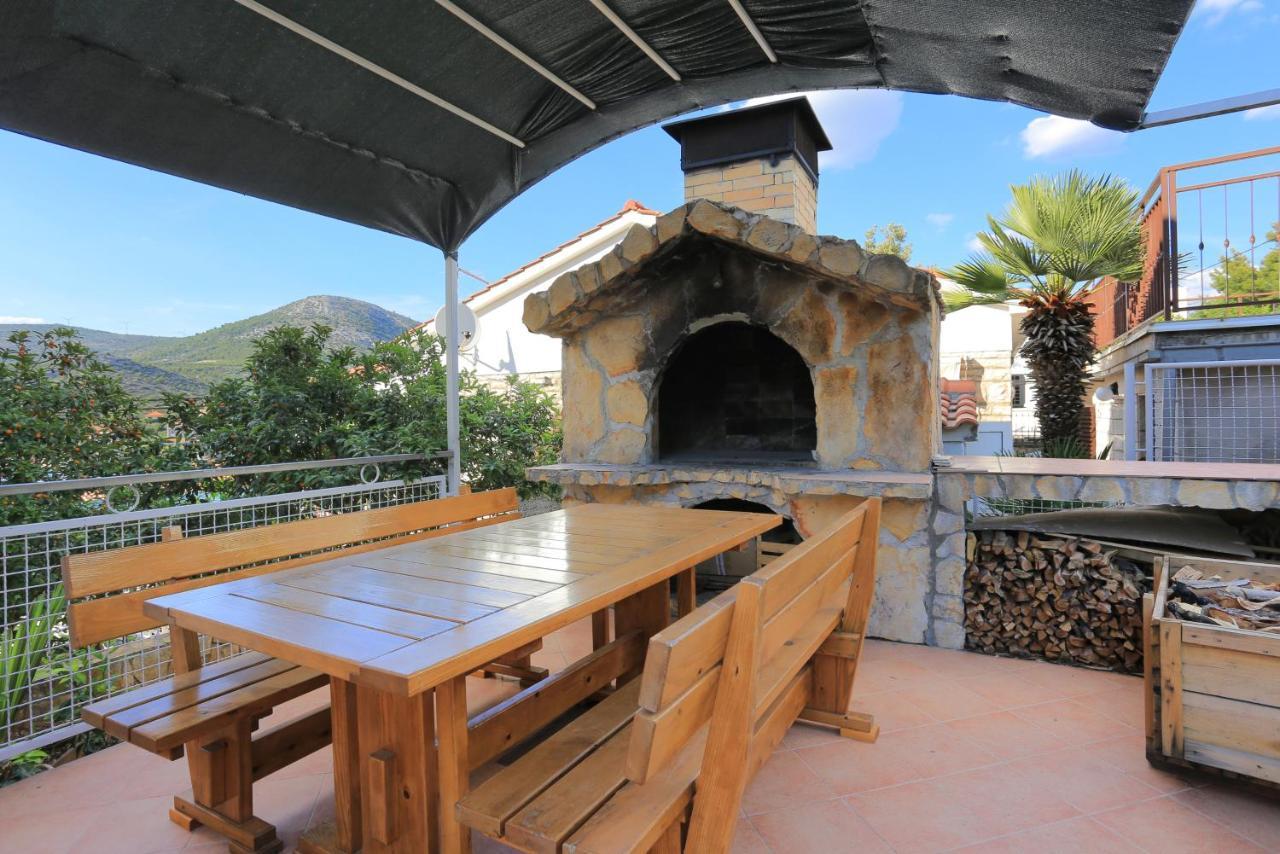 Apartments By The Sea Seget Vranjica, Trogir - 13771 Εξωτερικό φωτογραφία