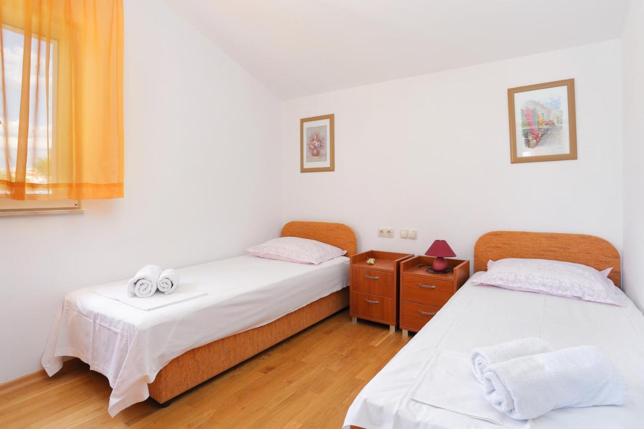Apartments By The Sea Seget Vranjica, Trogir - 13771 Εξωτερικό φωτογραφία