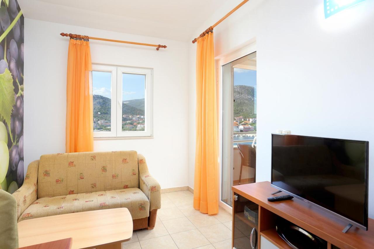 Apartments By The Sea Seget Vranjica, Trogir - 13771 Εξωτερικό φωτογραφία