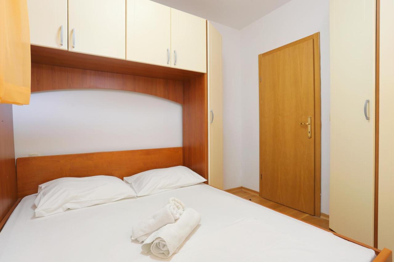 Apartments By The Sea Seget Vranjica, Trogir - 13771 Εξωτερικό φωτογραφία