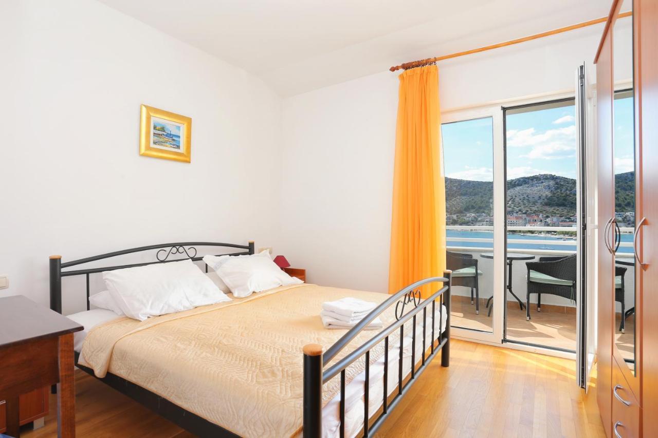 Apartments By The Sea Seget Vranjica, Trogir - 13771 Εξωτερικό φωτογραφία