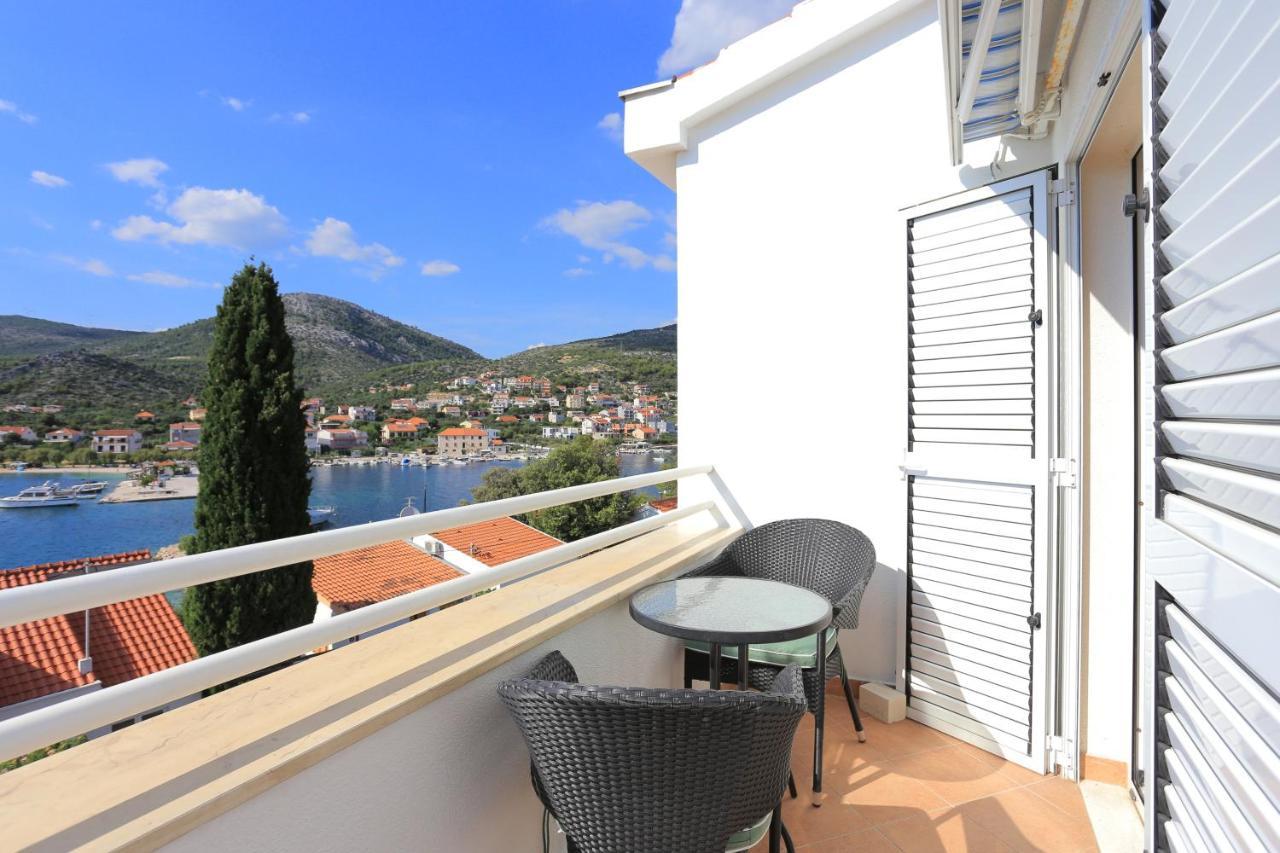Apartments By The Sea Seget Vranjica, Trogir - 13771 Εξωτερικό φωτογραφία